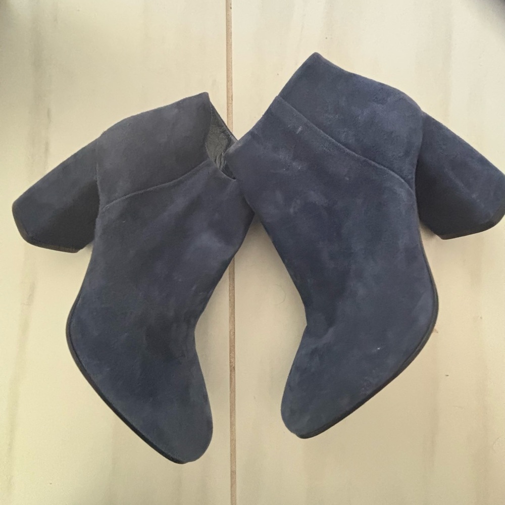 Scanlan Theodore Blue Suede Booties nwot new 9 40